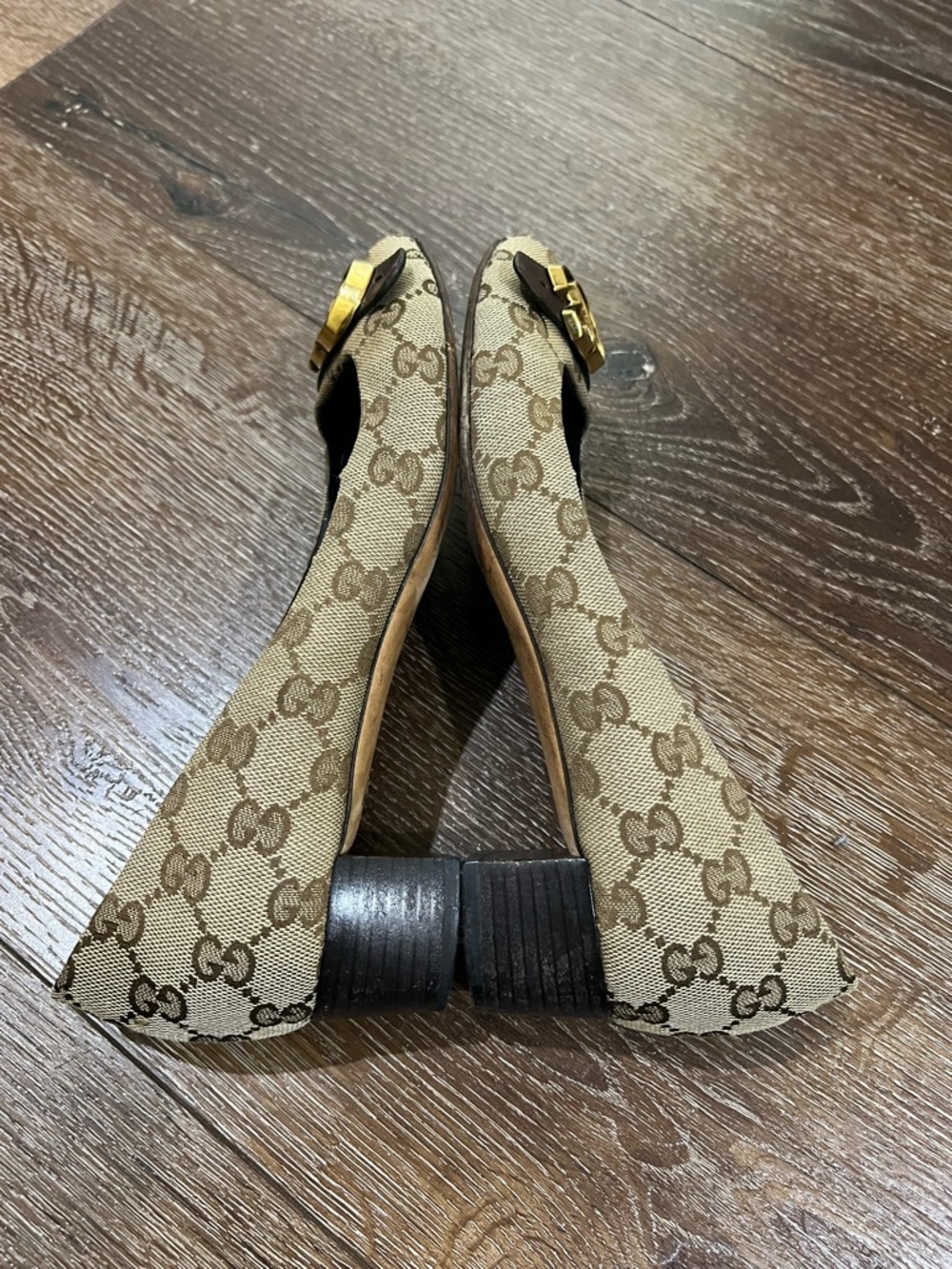 Gucci canvas Brown Monogram Pumps with gold and brown Leather Strap size 38 - Picture 4 of 11